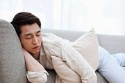 睡着后身体突然抽搐一下是什么原因睡着后身体突然抽搐是什么原因