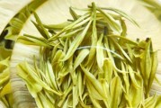 白茶是红茶还是绿茶白茶是什么茶 白茶是红茶还是绿茶白茶是什么茶