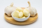 30岁男子，吃大蒜杀菌，3个月胃“烂如渔网”，这是为什么？