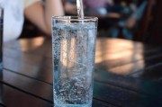 多喝热水能减肥吗? 多喝热水能减肥吗?