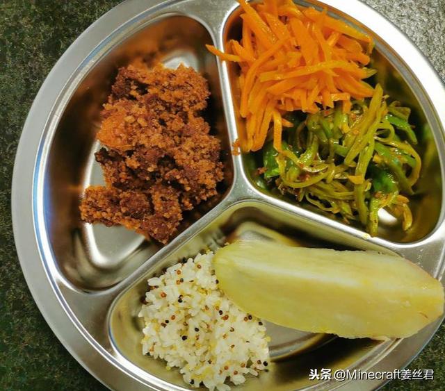 怎么做简单的减肥餐<strong>减肥餐</strong>，材料最好是家常的能随时买到那种？