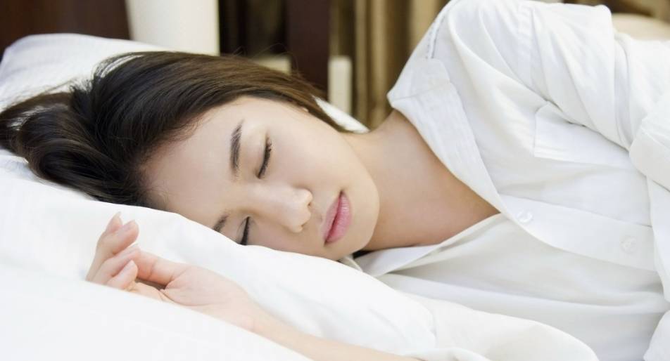 失眠听什么音乐能快速入睡,睡觉前听什么音乐有助于睡眠