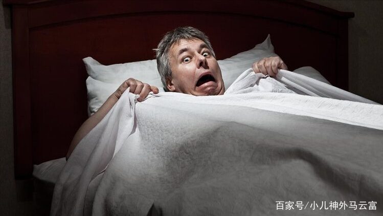 睡觉的时候抽搐是怎么回事睡觉时抽搐是什么原因引起的