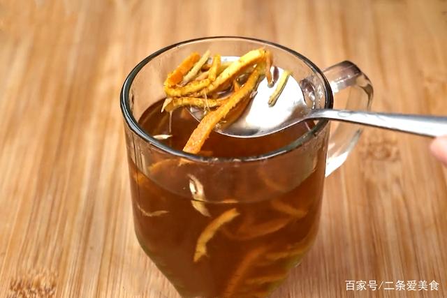 老人喝陈皮泡水功效与作用是什么老人喝陈皮泡水功效与作用