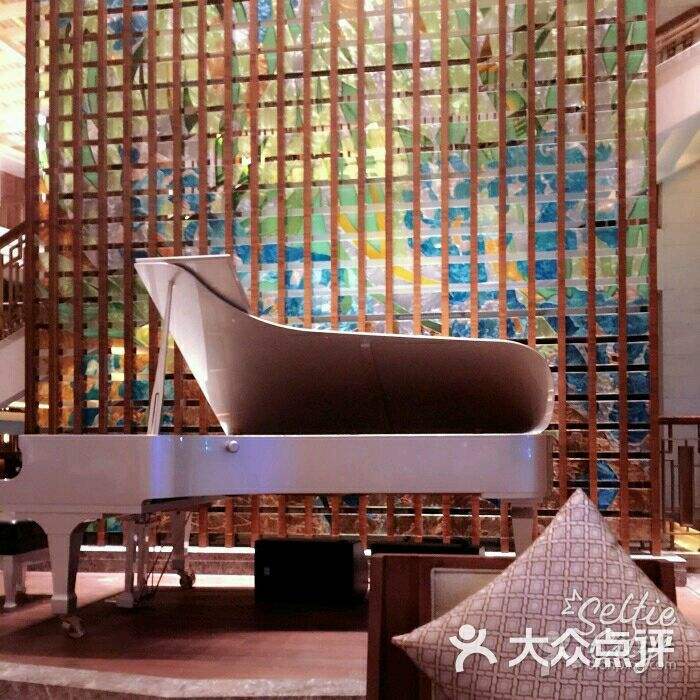 浅深保健,家庭楼梯扶手上深下浅