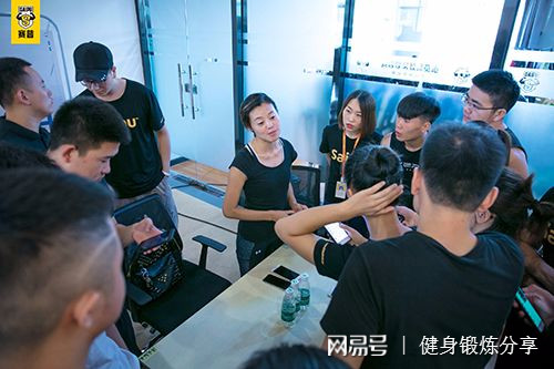 培训私人健身教练一般要多少钱健身私人教练培训需要多少钱